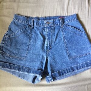 ✨ VINTAGE 90s LEVIS DENIM SHORTS ✨